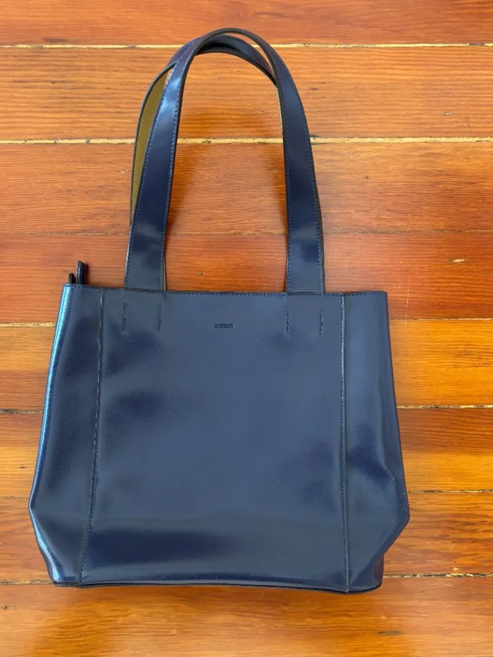 Mondani Y2K Minimalist Vintage Structured Purple Faux Leather Tote Cutout Detail